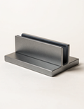 Lift Dock — Vertical — Aluminium vertical dock with an adjustable slot. 170 × 85 × 67 mm.